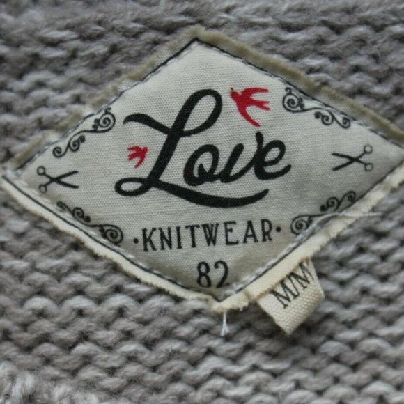 Love Knit Womens Sweater Size Medium Gray White Tiger Graphic Soft Cozy Warm - Picture 2 of 5